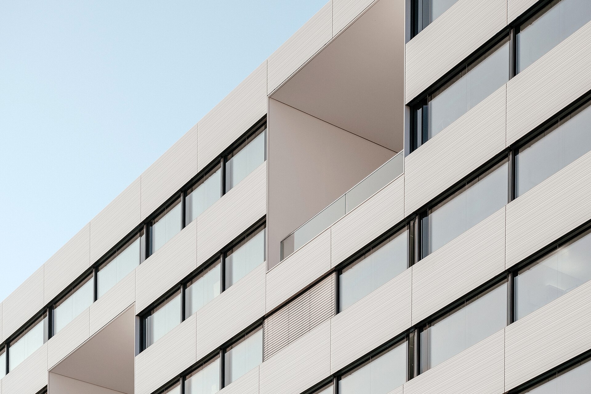 Façade résidentielle contemporaine — photographie d’illustration